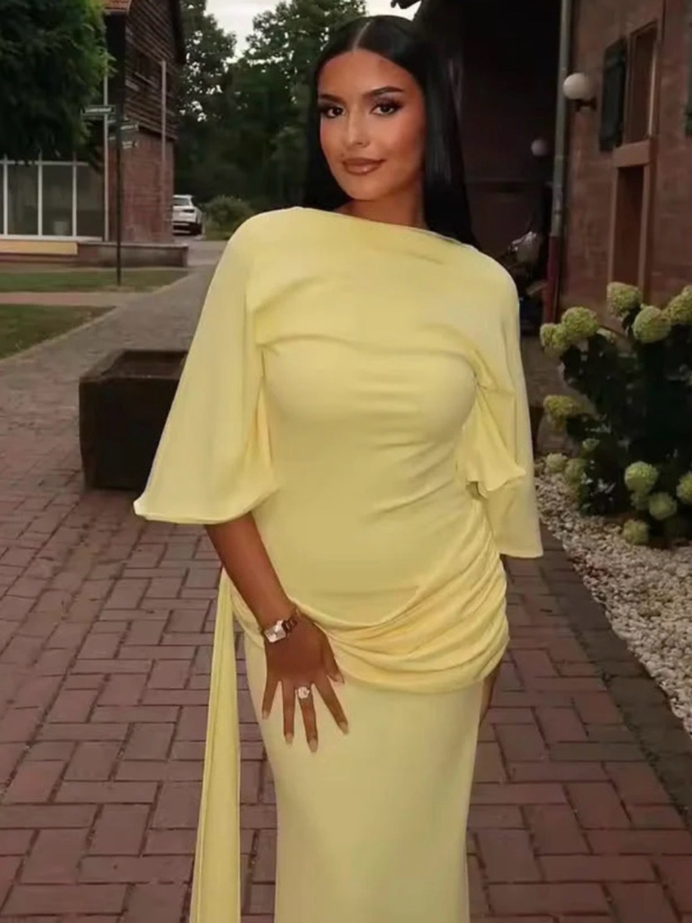 Elegant Yellow Maxi Dress with Cape Sleeve - Picture 6 of 7